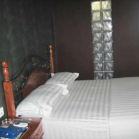 Oriental Inn Kuching Buitenkant foto