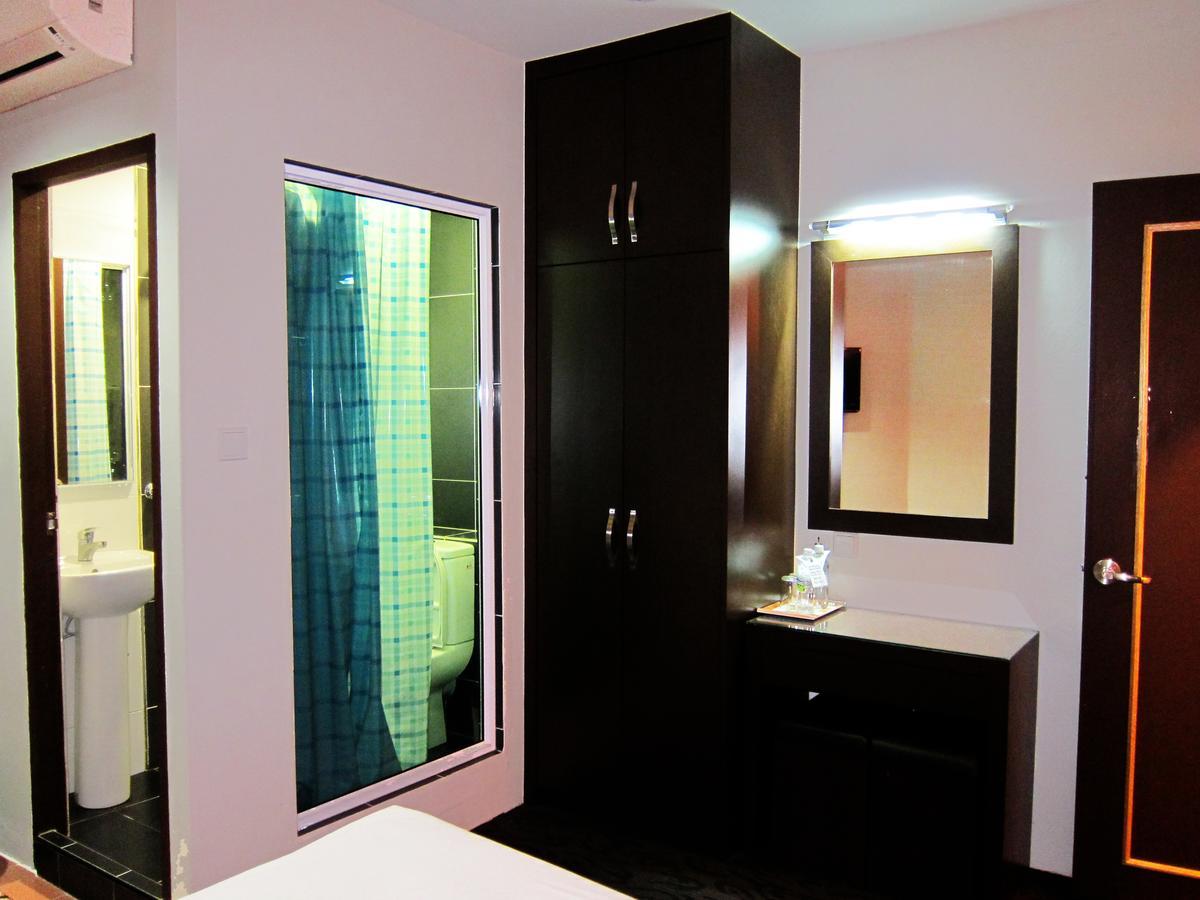 Oriental Inn Kuching Buitenkant foto
