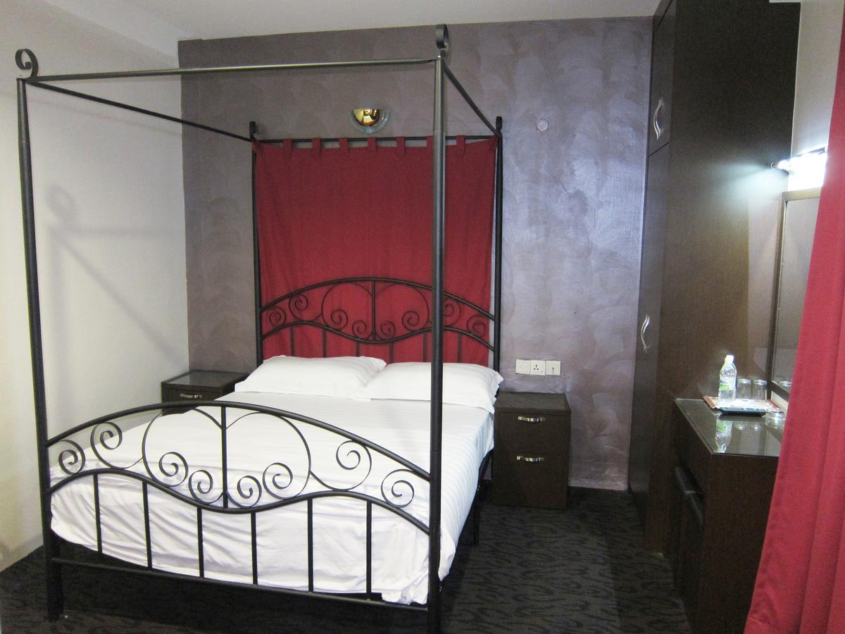 Oriental Inn Kuching Buitenkant foto