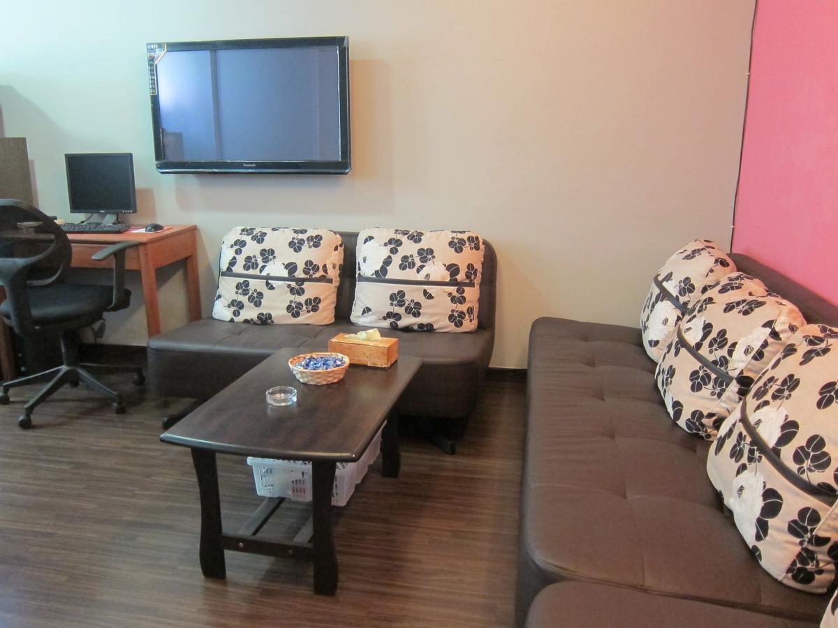 Oriental Inn Kuching Buitenkant foto