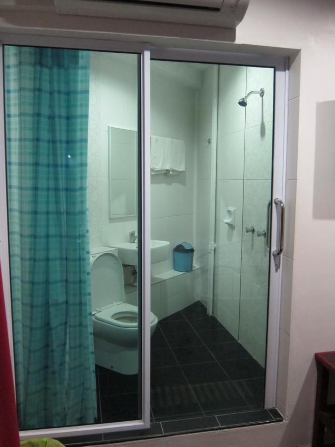 Oriental Inn Kuching Buitenkant foto
