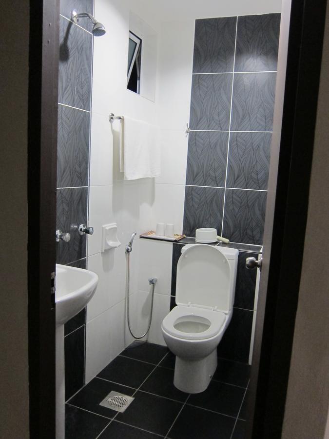 Oriental Inn Kuching Buitenkant foto