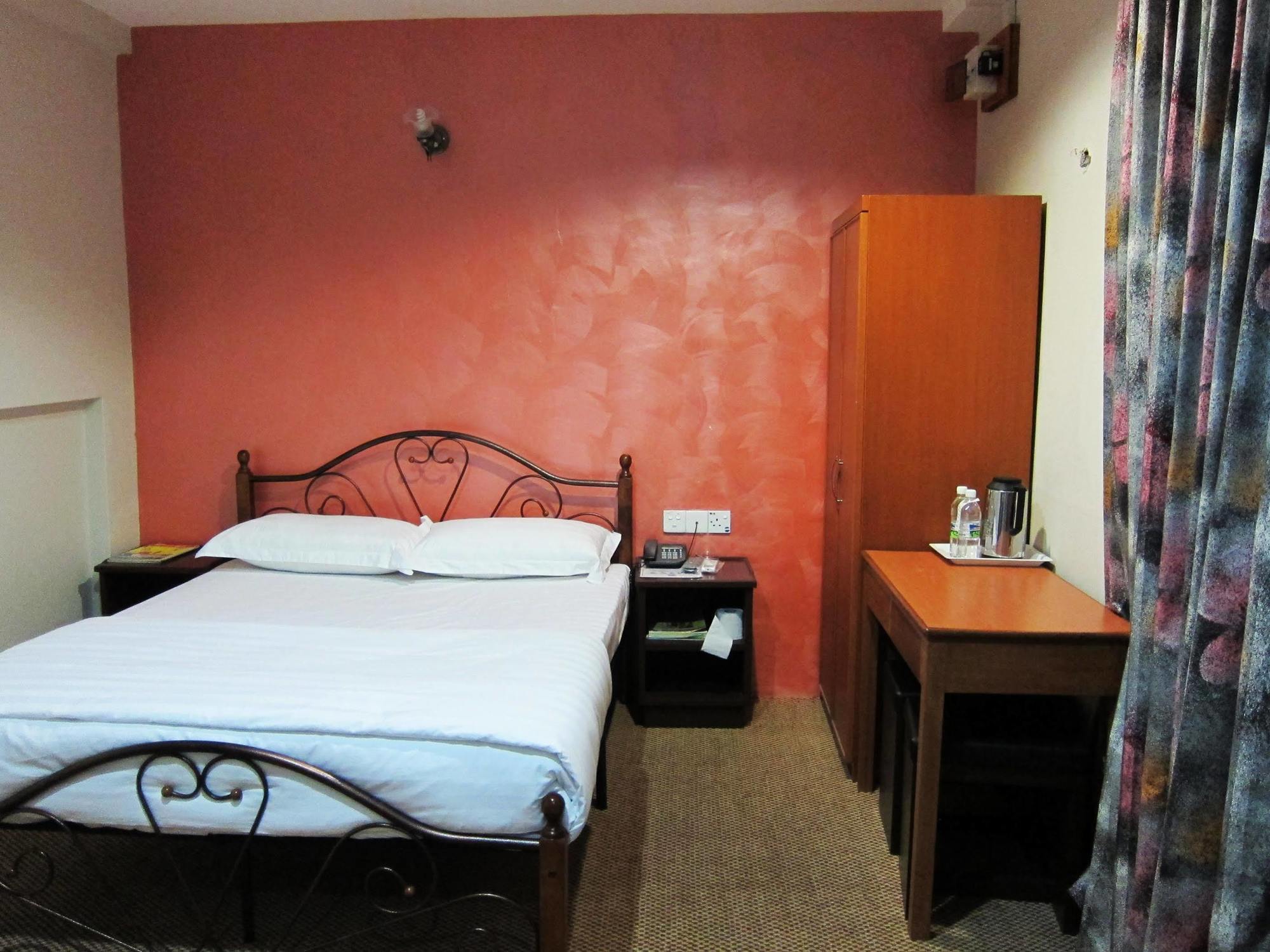 Oriental Inn Kuching Buitenkant foto