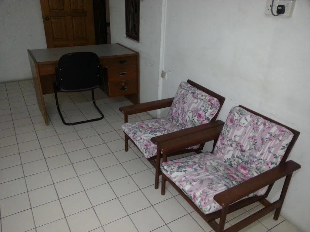 Oriental Inn Kuching Buitenkant foto