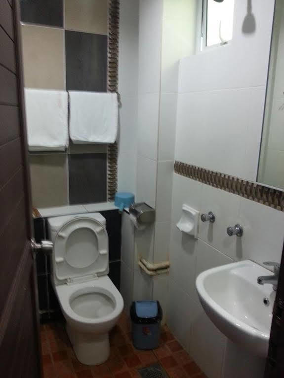 Oriental Inn Kuching Buitenkant foto